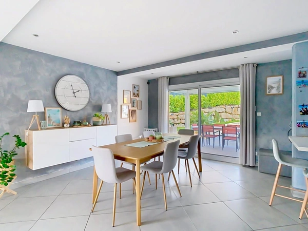 À vendre SPLENDIDE MAISON MODERNE AVEC PISCINE ET PRESTATIONS HAUT DE GAMME – MONNETIER-MORNEX