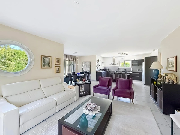 Belle villa familiale 200m2 4 chambres à CHENS SUR LEMAN (74)