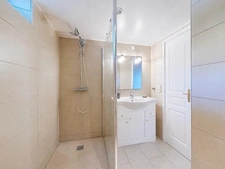 Exceptional 7-room property of 380m2 on the heights of Collonges-sous-Salève – Peaceful location, Jura views, swimming pool and 1000m2 building plot SOUS SALEVE (74)