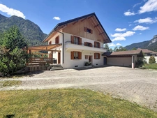chalet rénové avec vue panoramique, mazot, sauna et fort potentiel – Glières-Val-de-Borne (74)