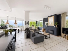 Exceptional 7-room property of 380m2 on the heights of Collonges-sous-Salève – Peaceful location, Jura views, swimming pool and 1000m2 building plot SOUS SALEVE (74)