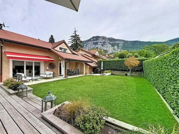 Maison familiale T5 de 190 m² avec jardin arboré, vue Salève & Jura COLLONGES SOUS SALEVE (74)