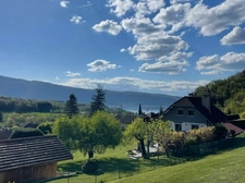 Talloires (74) – T2 bis meublé de 42 m² en triplex, deux balcons vue lac