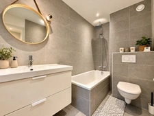 Talloires (74) – T2 bis meublé de 42 m² en triplex, deux balcons vue lac