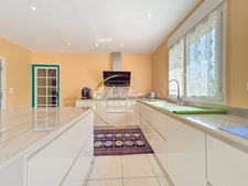 Maison 4 chambres double garage.