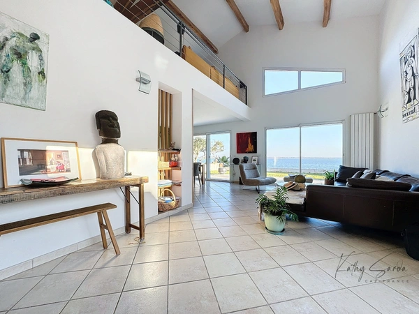 Maison à vendre maison 5 pièces  en première ligne avec piscine PEROLS (34)