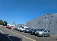 LOCAL COMMERCIAL / ENTREPÔT / GARAGE AVEC BUREAUX À LOUER / SECTEUR TOURS NORD 37 