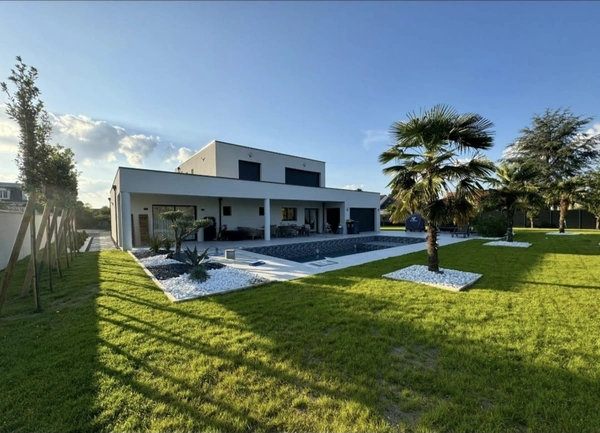 ✨ SOMPTUEUSE VILLA CONTEMPORAINE — ÉLÉGANCE, LUMIÈRE & ART DE VIVRE