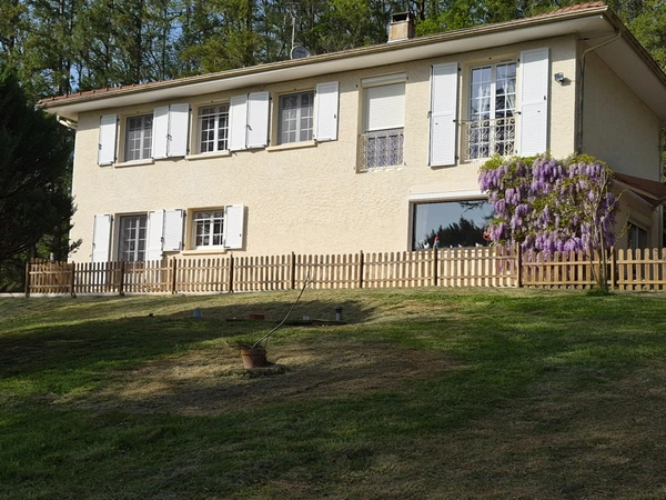 Mirande, Maison à vendre 7 pièces - 190 m2 - Garage - Piscine - 8 000 m2 de terrain