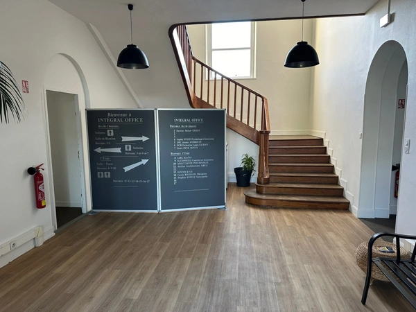 Dpt  (65), Tarbes, à vendre  pars sociale Immeuble de bureaux de rapport