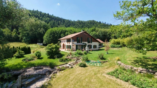 Maison à vendre 8 pièces  (88)