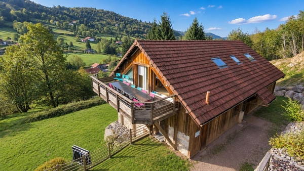 Dpt Vosges (88), à vendre LA BRESSE gite en pierre P9 de 284,15 m² - Terrain de 3 700 m² 