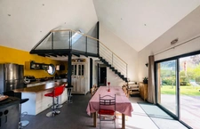 Un esprit loft au cœur de la nature – volumes, lumière et caractère – 123 m² – à 300m du littoral – Presqu’île de Rhuys