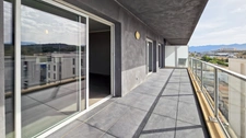 AJACCIO – T3 DERNIER ÉTAGE – TERRASSE DE 21 M² – 3 STATIONNEMENTS