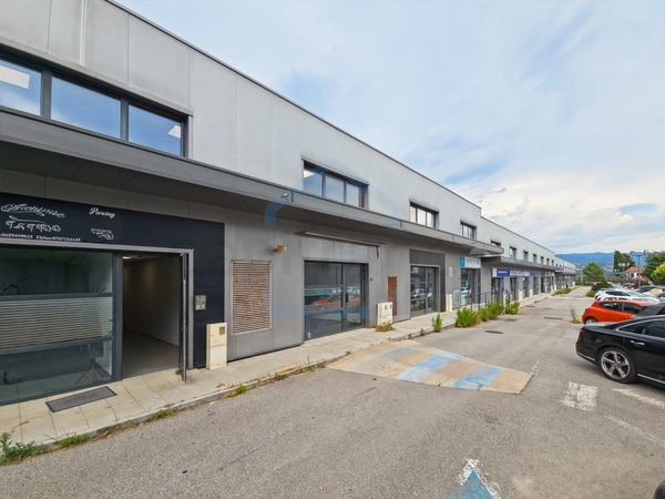 SARROLA-CARCOPINO – Locaux commerciaux à vendre – Ensemble de 342 m² modulable