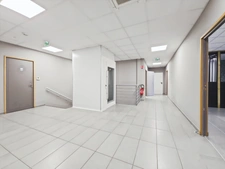 SARROLA-CARCOPINO – BALEONE CENTRE – PÉPINIÈRE DE BUREAUX D'ENVIRON 342 m²