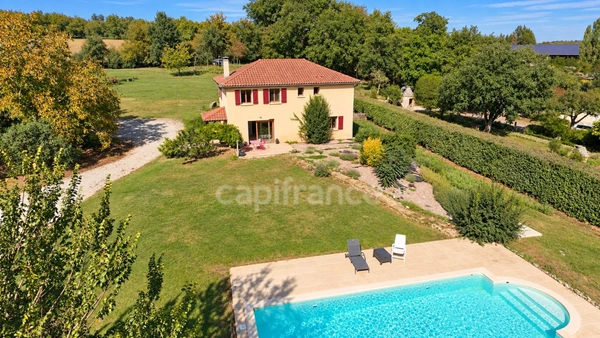 Maison familiale de 140 m² avec piscine sur plus de 4 000 m² – Saint-Aubin-de-Nabirat