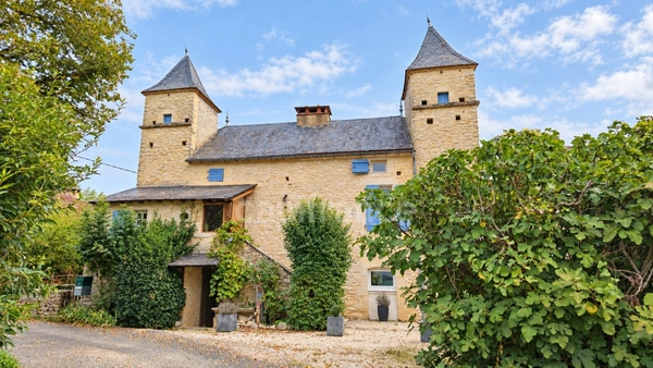 Léobard, proche Gourdon : maison avec gîte, 4 autres gîtes disponibles en supplément