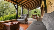 Maison périgourdine en pierre avec gîte, piscine et 1,25 ha de terrain – Doissat