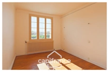 Maison individuelle de 90m² à Gourdon (46) – Beaux volumes et fort potentiel d’aménagement