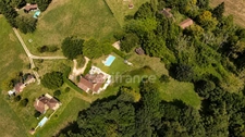 Maison périgourdine en pierre avec gîte, piscine et 1,25 ha de terrain – Doissat