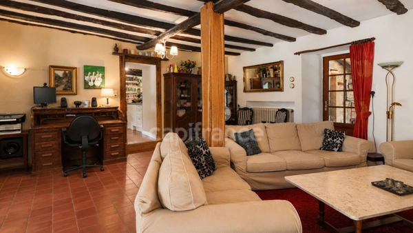 Maison périgourdine en pierre avec gîte, piscine et 1,25 ha de terrain – Doissat