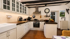 Maison périgourdine en pierre avec gîte, piscine et 1,25 ha de terrain – Doissat