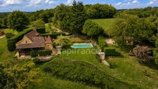 Maison périgourdine en pierre avec gîte, piscine et 1,25 ha de terrain – Doissat