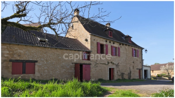 Maison de caractère avec vue château – Milhac
