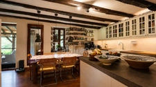 Maison périgourdine en pierre avec gîte, piscine et 1,25 ha de terrain – Doissat