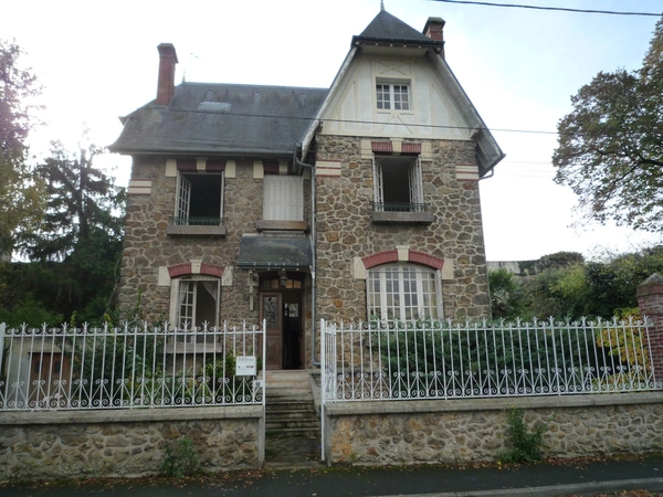 Maison à vendre  10 pièces CHATEAU THIERRY (02)