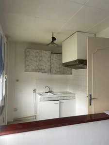  SOISSONS (02) A VENDRE  HYPER CENTRE APPARTEMENT DE 37 M  1 ETAGE AVEC PARKING