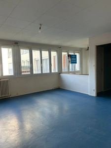  SOISSONS (02) A VENDRE  HYPER CENTRE APPARTEMENT DE 38 m2  AVEC PARKING