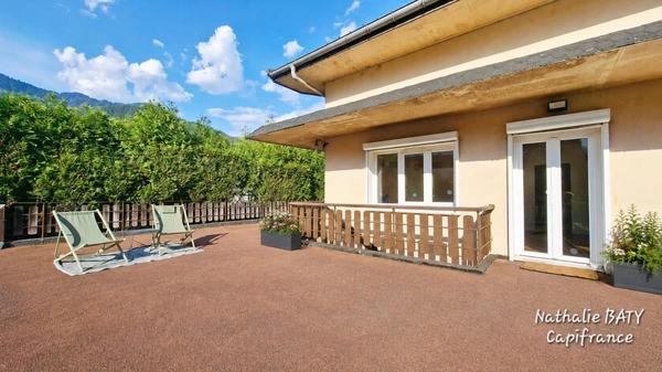 Rare à la vente - Spacieux appartement 150 m² – 7 pièces – 4 chambres – Terrasse, balcon, jardin – Dépendances – Ugine