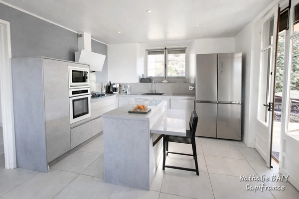 Nouveau prix - Belle opportunité à saisir - Maison familiale 174 m² – Vue dégagée, calme et potentiel rare à Gruffy.