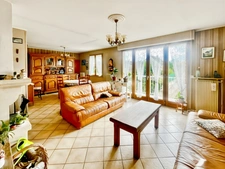 Grande Maison à vendre de 190m2 édifiée sur 950m2 de terrain - village toutes commodités à 10min de chantilly 