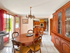 Propriete à vendre 5 pièces proche de SENLIS (60) - 3 chambres possibilité 4 - Jardin 2100m2 avec Piscine - A1 à 10 min / CDG 20 min / Ecoles privées et publiques / Commodités