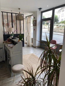 A LOUER DE SUITE - Local/bureau en hyper centre ville de CHANTILLY - toutes activité hors restauration