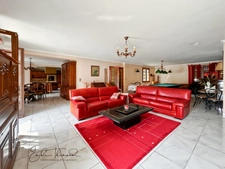 Propriete à vendre 5 pièces proche de SENLIS (60) - 3 chambres possibilité 4 - Jardin 2100m2 avec Piscine - A1 à 10 min / CDG 20 min / Ecoles privées et publiques / Commodités