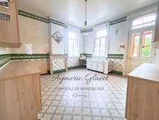 🏡 Noyelles-sur-Selle — Grande maison familiale de 234 m², dépendances et cour pavée. Une maison de caractère, désormais à 276 000 €