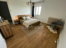 De l’espace avec 5 chambres, de la lumière et une vue à couper le souffle !