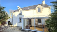 Maison à rénover avec dépendances et grand terrain – Littoral Finistère Sud