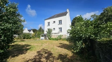 Maison familiale à vendre à Trégunc 103 m² Sous-sol complet Grand terrain Proche plages et commodités