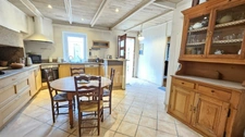 Maison à rénover avec dépendances et grand terrain – Littoral Finistère Sud