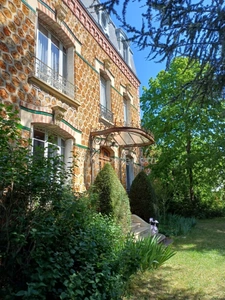 PROPRIETE -  MAISON BOURGEOISE D'EXCEPTION 10 PIECES - 220 m2 - TERRAIN 2500 m2
