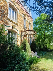 PROPRIETE -  MAISON BOURGEOISE D'EXCEPTION 10 PIECES - 220 m2 - TERRAIN 2500 m2