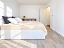 Sarcelles (95) –Appartement traversant de 105 m² – 5 chambres – Vendu occupé 3250€ Charges compris/mois 