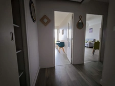 CHOLET – Appartement lumineux 2 chambres avec vue panoramique, balcon, cave et parking sécurisé