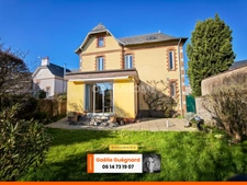 CHOLET : MAISON DE CARACTÈRE EN PIERRE – EMPLACEMENT PREMIUM À CHOLET (QUARTIER GARE)