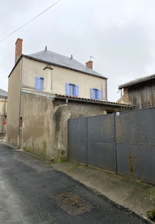 Dpt Deux Sèvres (79), à vendre AIRVAULT maison P7 de 154 m² - Terrain de 565,00 m² 